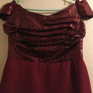 BEAUTIFUL BURGUNDY SEQUIN SPARKLE BODICE MERMAID TAIL FITTED GOWN GALA DRESS